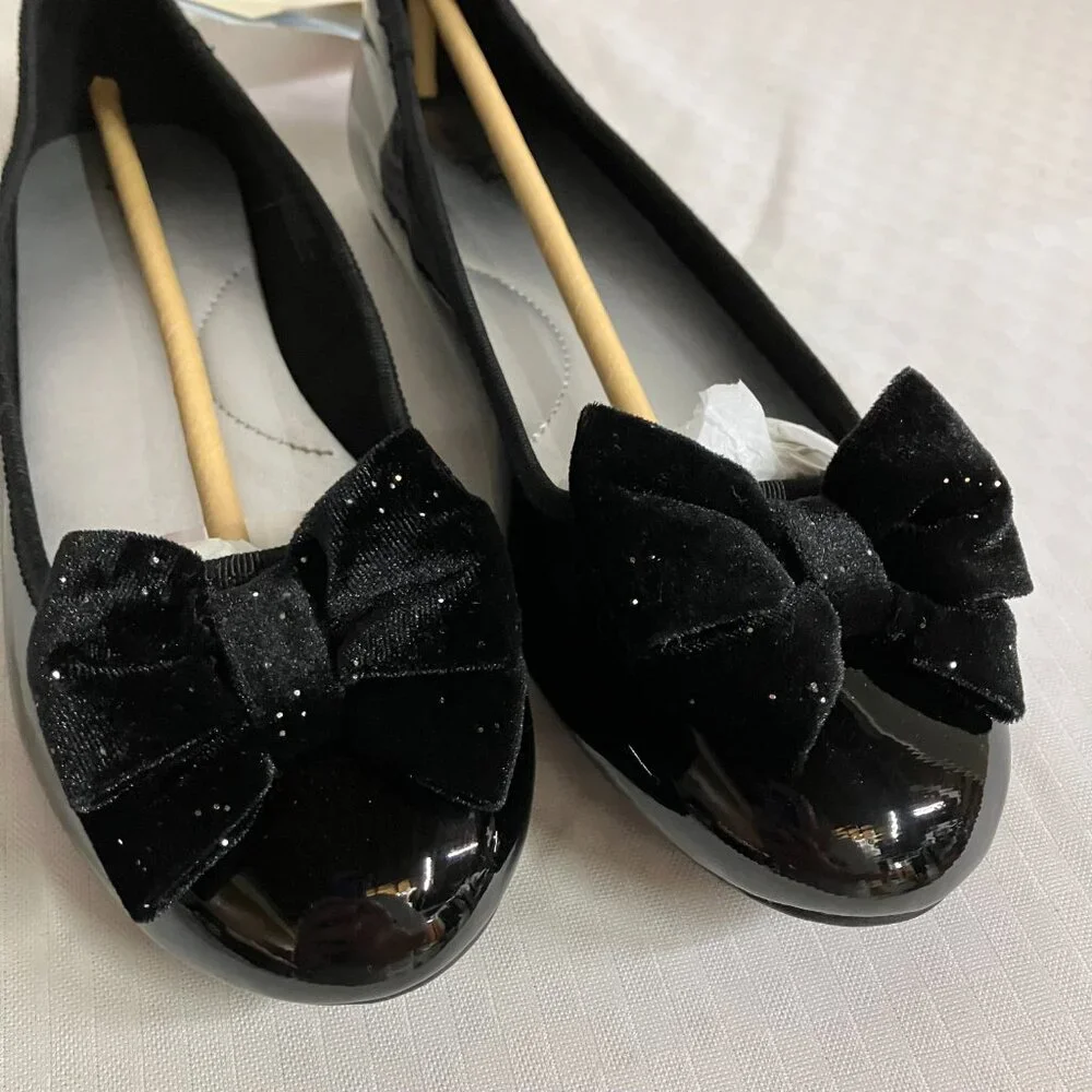 Cat & Jack Girls 5 Black Ashlyn Patent Leather Bow Details Slip On Ballet Flats